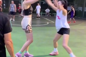 这身材看着有点高啊！吧友们打得过这位外国妹子么？